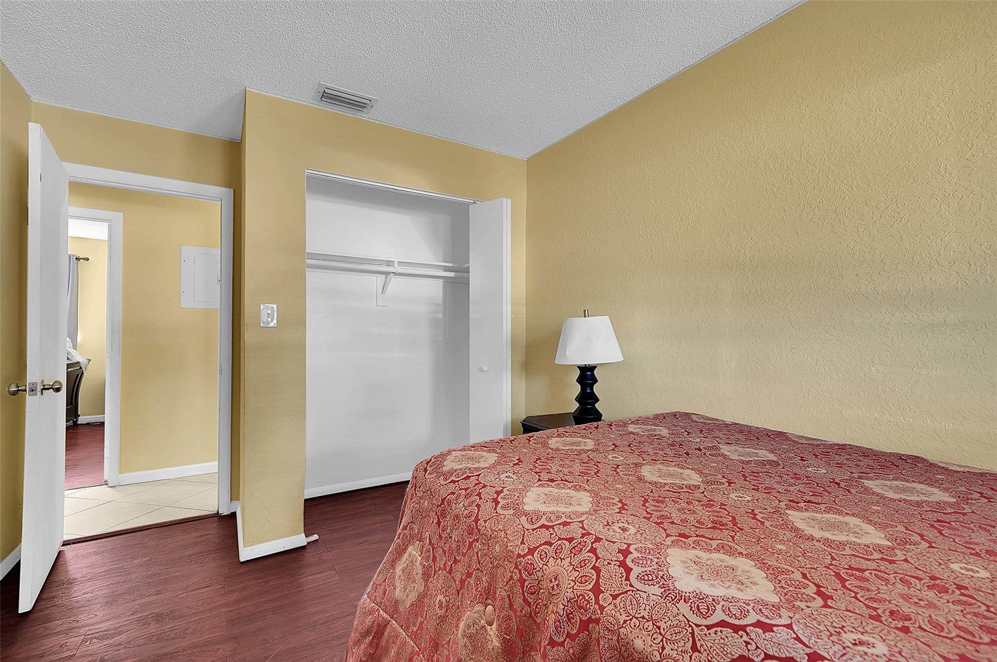 ROYAL PALMS PARK - Residential