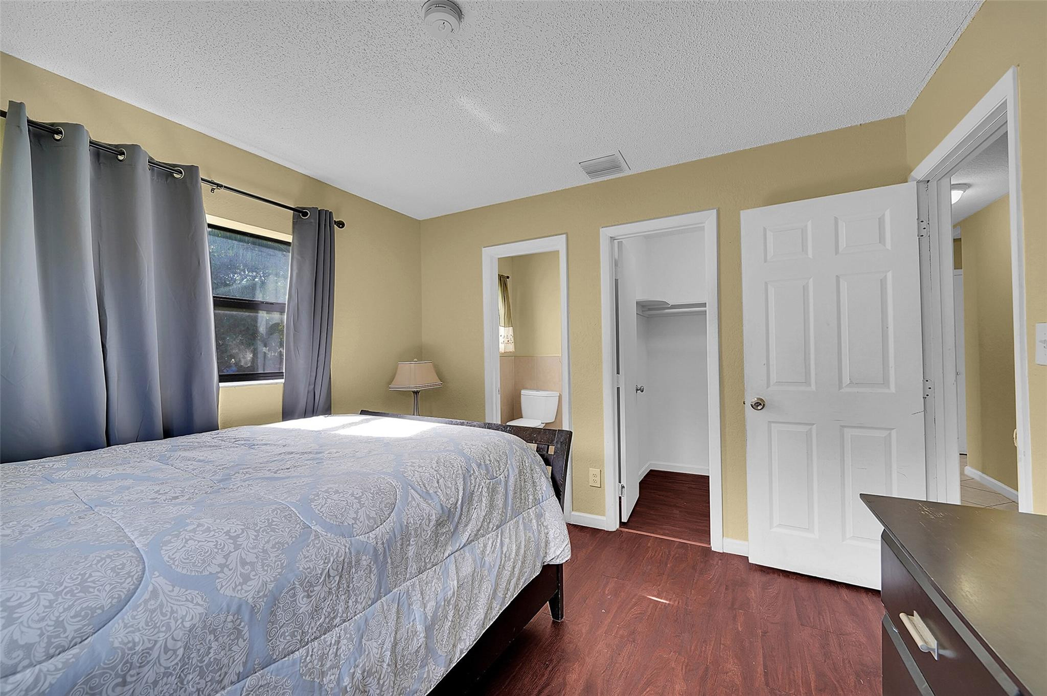 ROYAL PALMS PARK - Residential