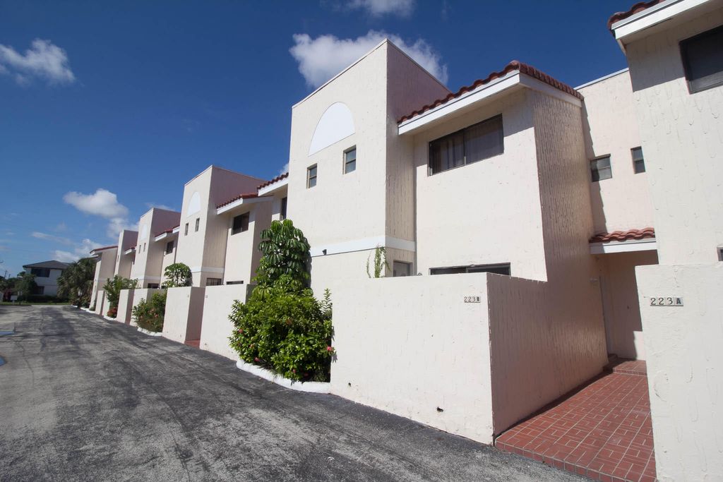 Photo of 223 SE 11th Avenue #223, Pompano Beach, FL 33060 (MLS # B26034268)