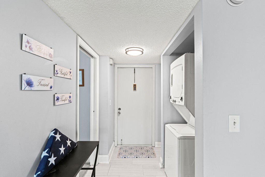3590 Via Poinciana 216