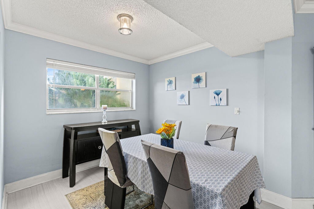 3590 Via Poinciana 216