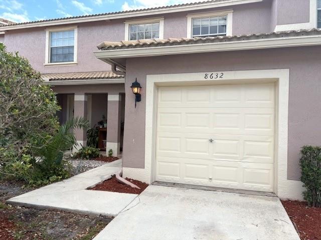 Welcome to your new home in a quiet, gated community in the heart of Tamarac! This spacious 3 bedroom, 2 1/2 bathrooms, 1 car garage residence offers community pool, comfort, convenience, and style-perfect for families or professionals. Washer and dryer in unit. Just minutes from shopping malls, grocery stores and restaurants. Close to schools, easy access to Sawgrass Expressway for a quick commute.
Credit report and background check required for all adults, quick approval, first month, last month and security deposit.