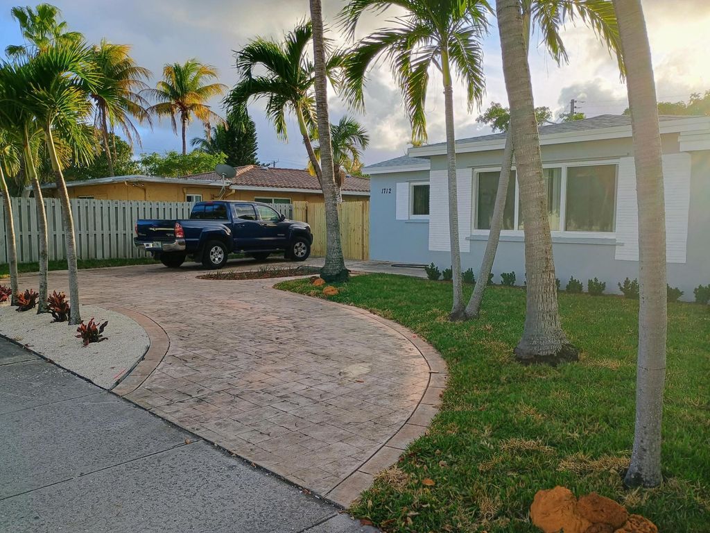 Photo of 1712 N 26th Avenue, Hollywood, FL 33020 (MLS # R11168445)