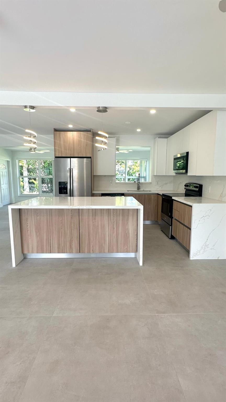 33 NW 118th Street