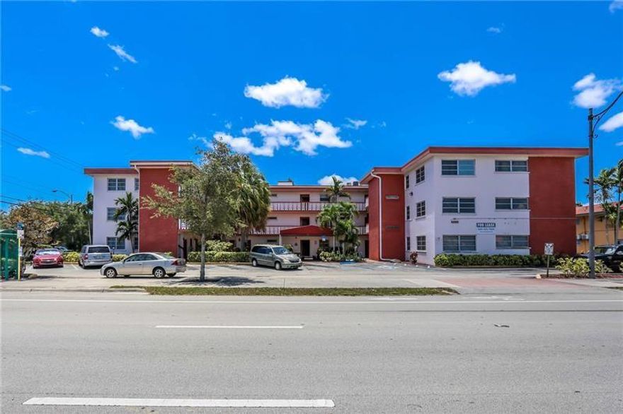 GORGEOUS NEWLY RENOVATED 1/1 AVAILABLE NOW! THIS SPACIOUS 1ST FLOOR UNIT HAS BEEN COMPLETELY REMODELED & FEATURES TILED FLOORS THROUGHOUT, UPGRADED BATHROOM WITH NEW VANITY, REMODELED KITCHEN WITH NEW STAINLESS STEEL APPLIANCES & GRANITE COUNTERTOPS, NEW WOOD BLINDS & FIXTURES, CENTRAL A/C & HEAT, WALK IN CLOSET, NEW FULL SIZE WASHER/DRYER & MORE! FANTASTIC LOCATION, JUST MINUTES TO MAJOR HIGHWAYS, SCHOOLS, SHOPPING, HARD ROCK CASINO/HOTEL & THE BEACH! ADDITIONAL $55 PER MONTH CHARGED FOR WATER. EASY TO SHOW, ON LBX. RAPID APPROVAL!