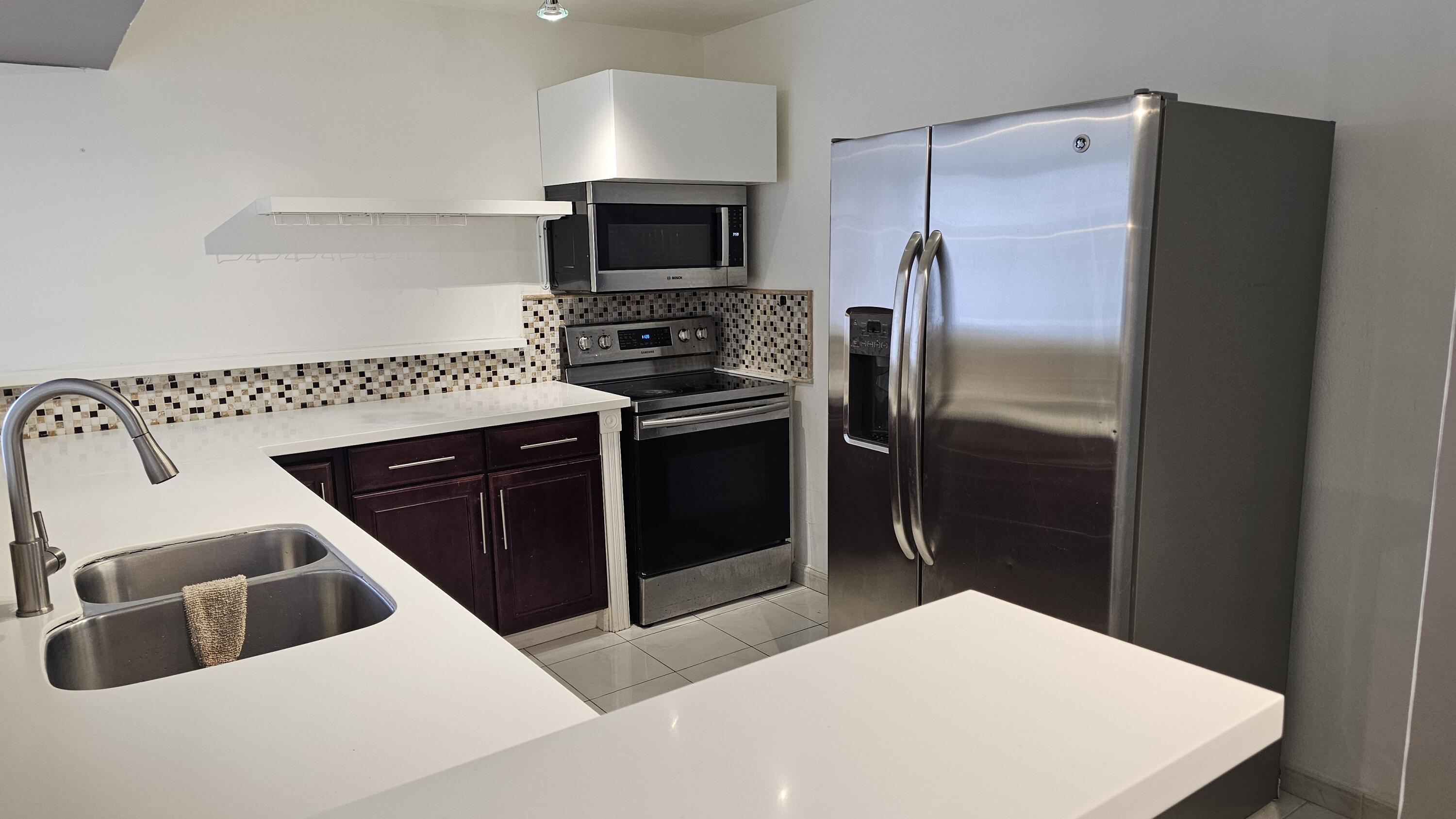 400 Leslie Drive 807