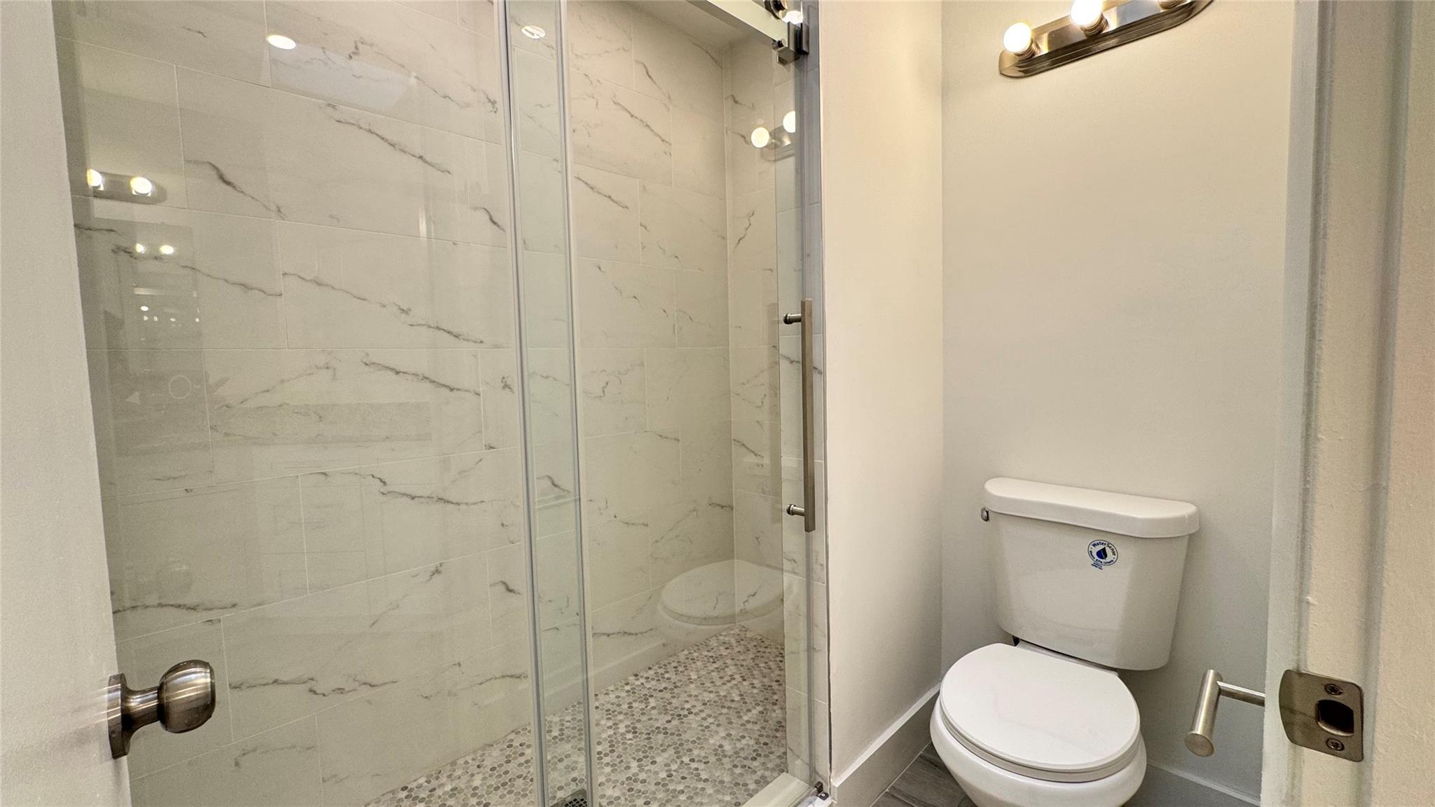 LAKEVIEW HOMES - Residential Lease