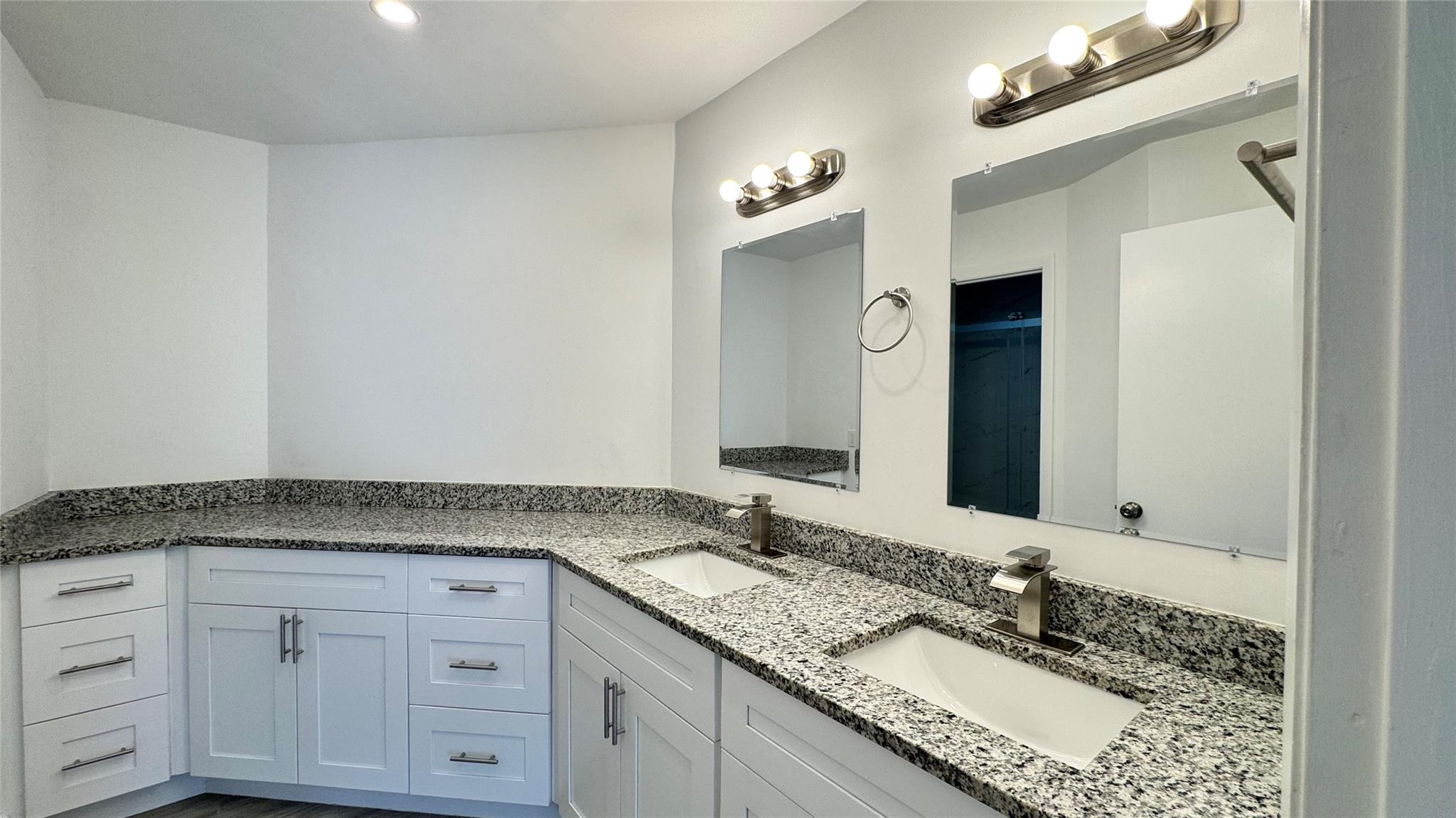 LAKEVIEW HOMES - Residential Lease