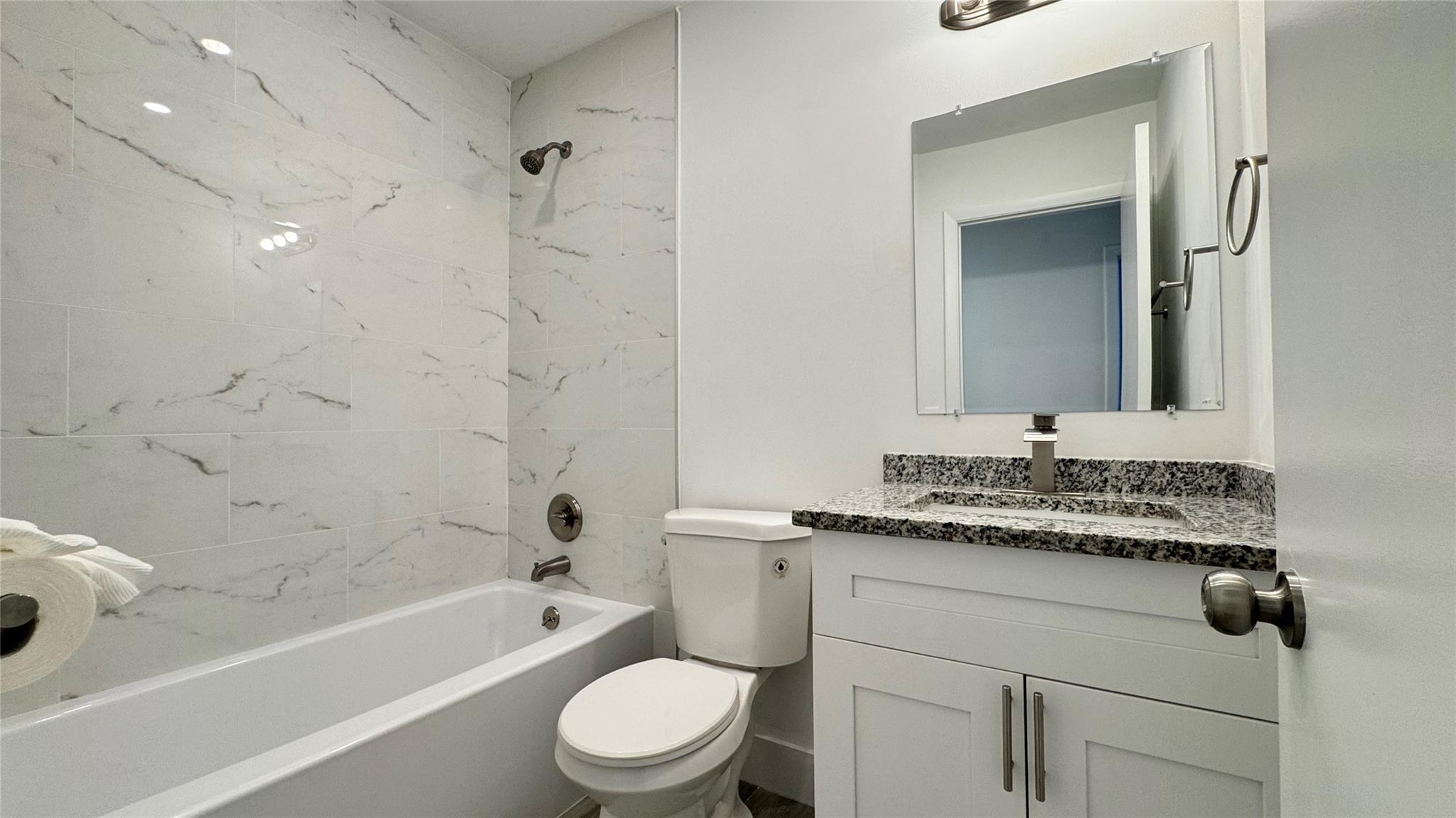 LAKEVIEW HOMES - Residential Lease