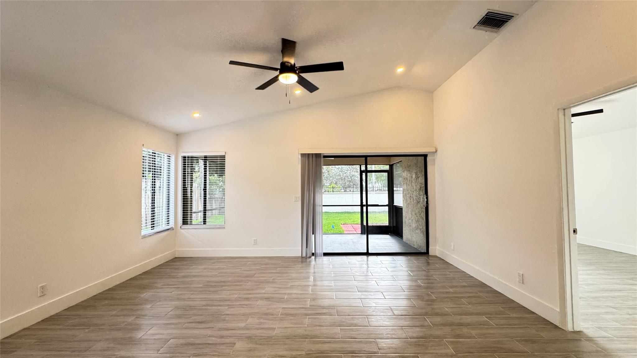 LAKEVIEW HOMES - Residential Lease