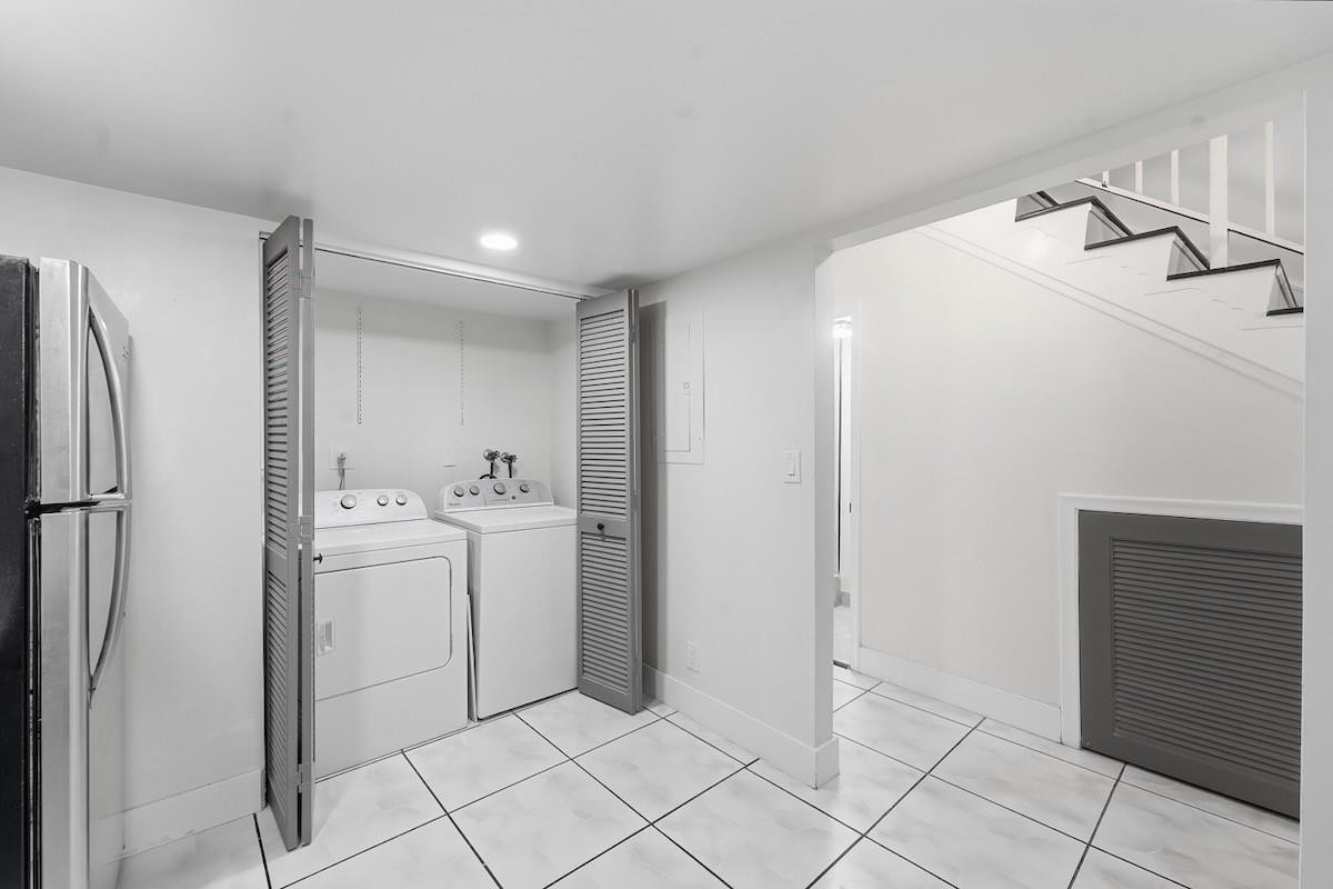 Courts of Inverrary - Residential