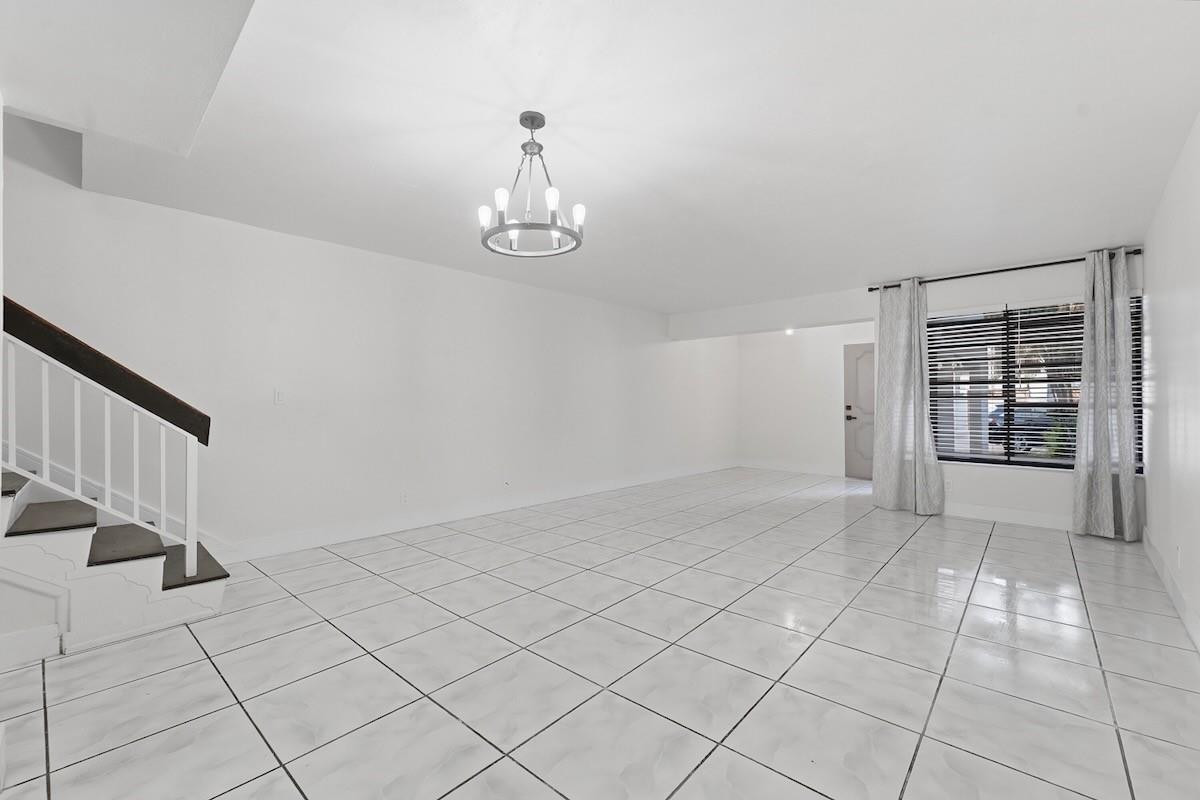 Courts of Inverrary - Residential