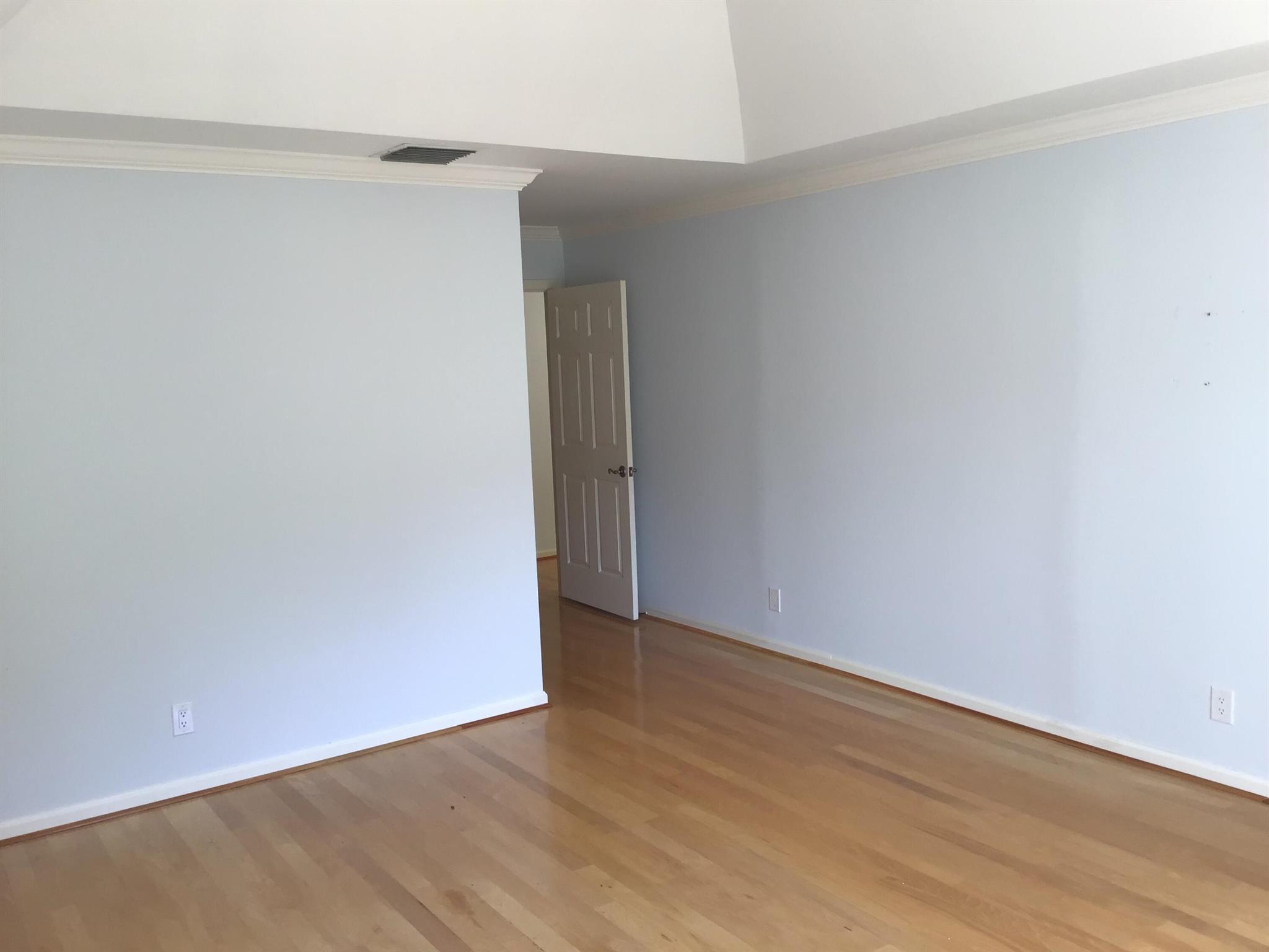 TWELVE OAKS CONDO - Residential