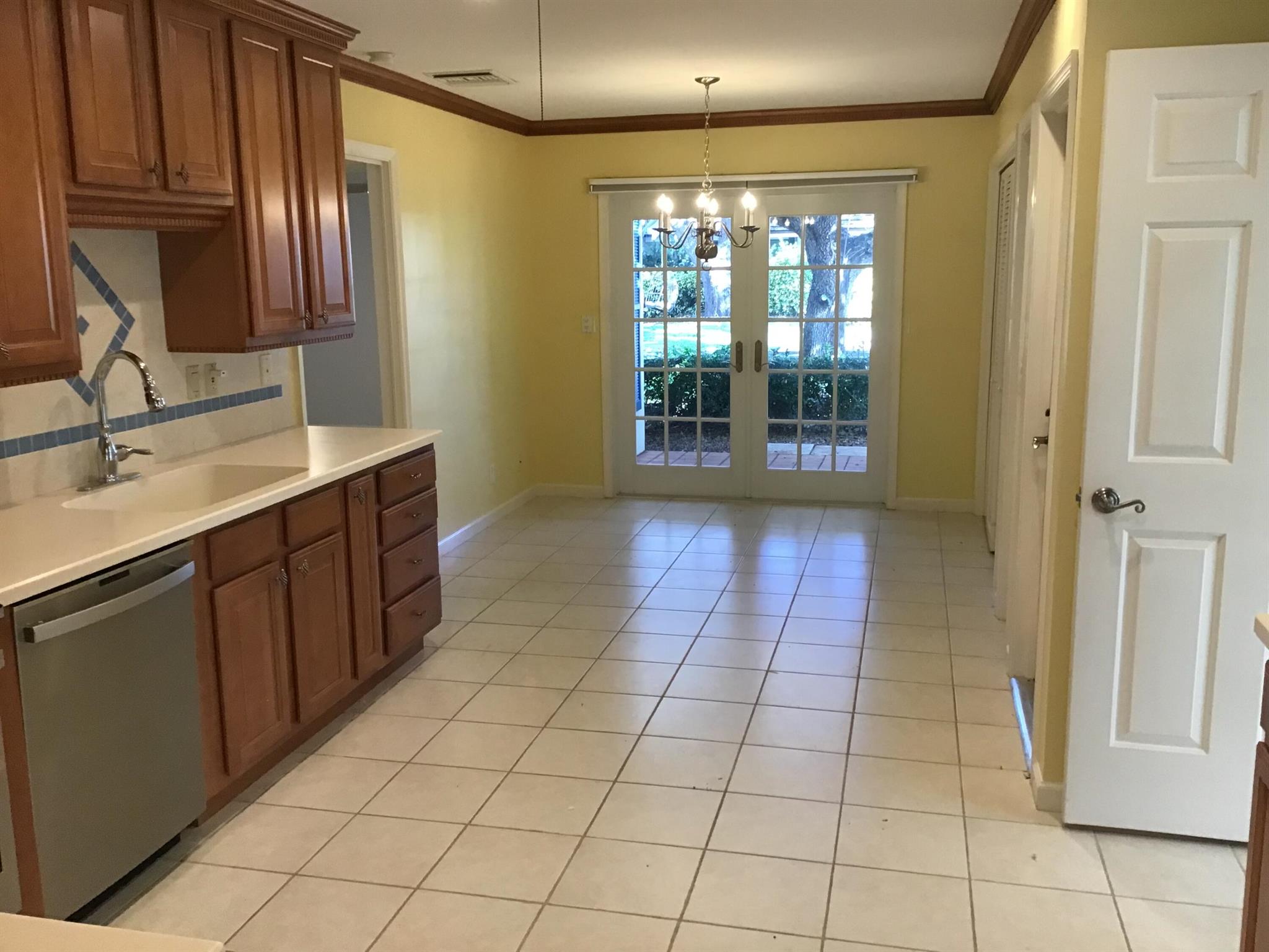 TWELVE OAKS CONDO - Residential