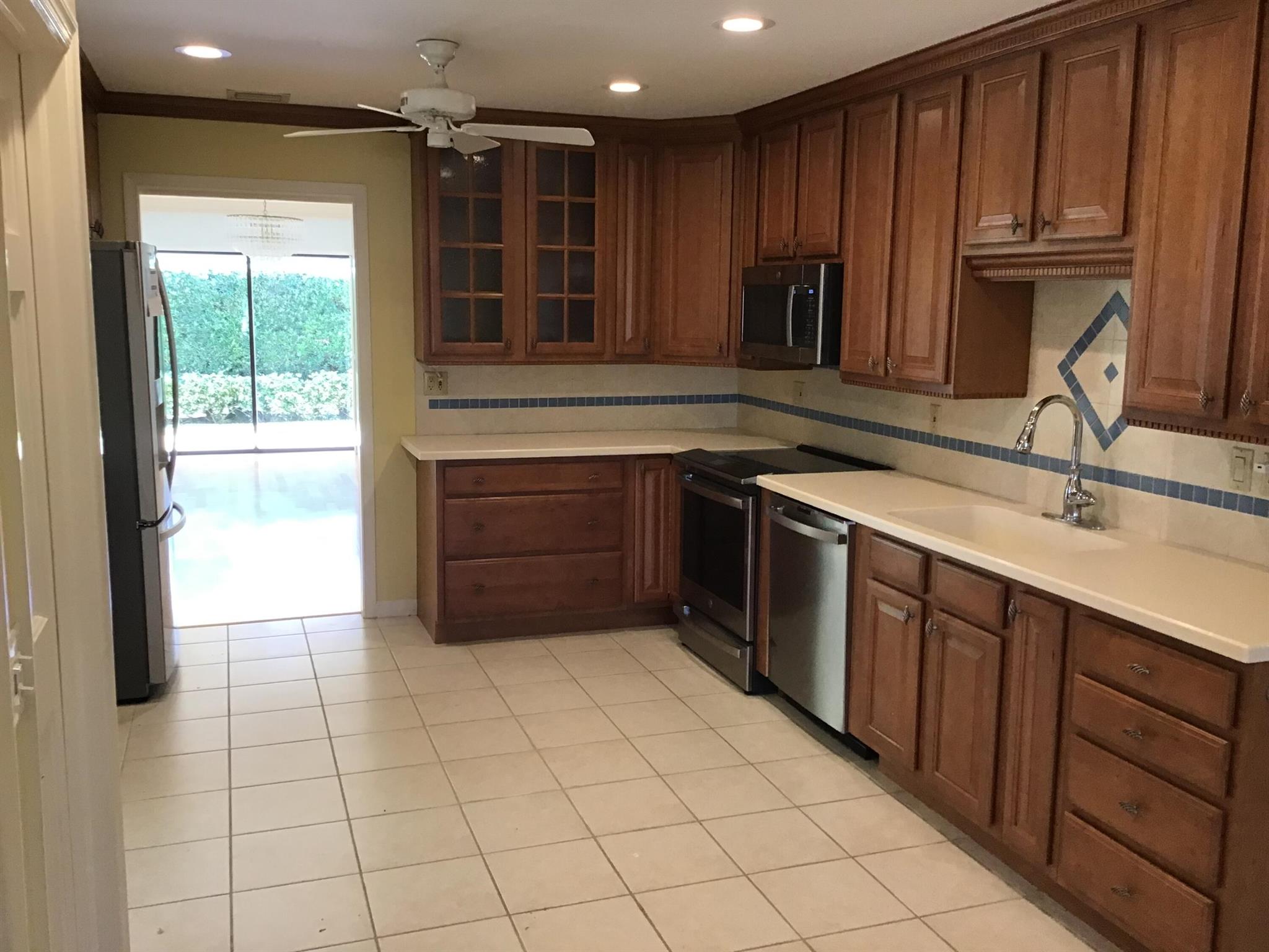 TWELVE OAKS CONDO - Residential