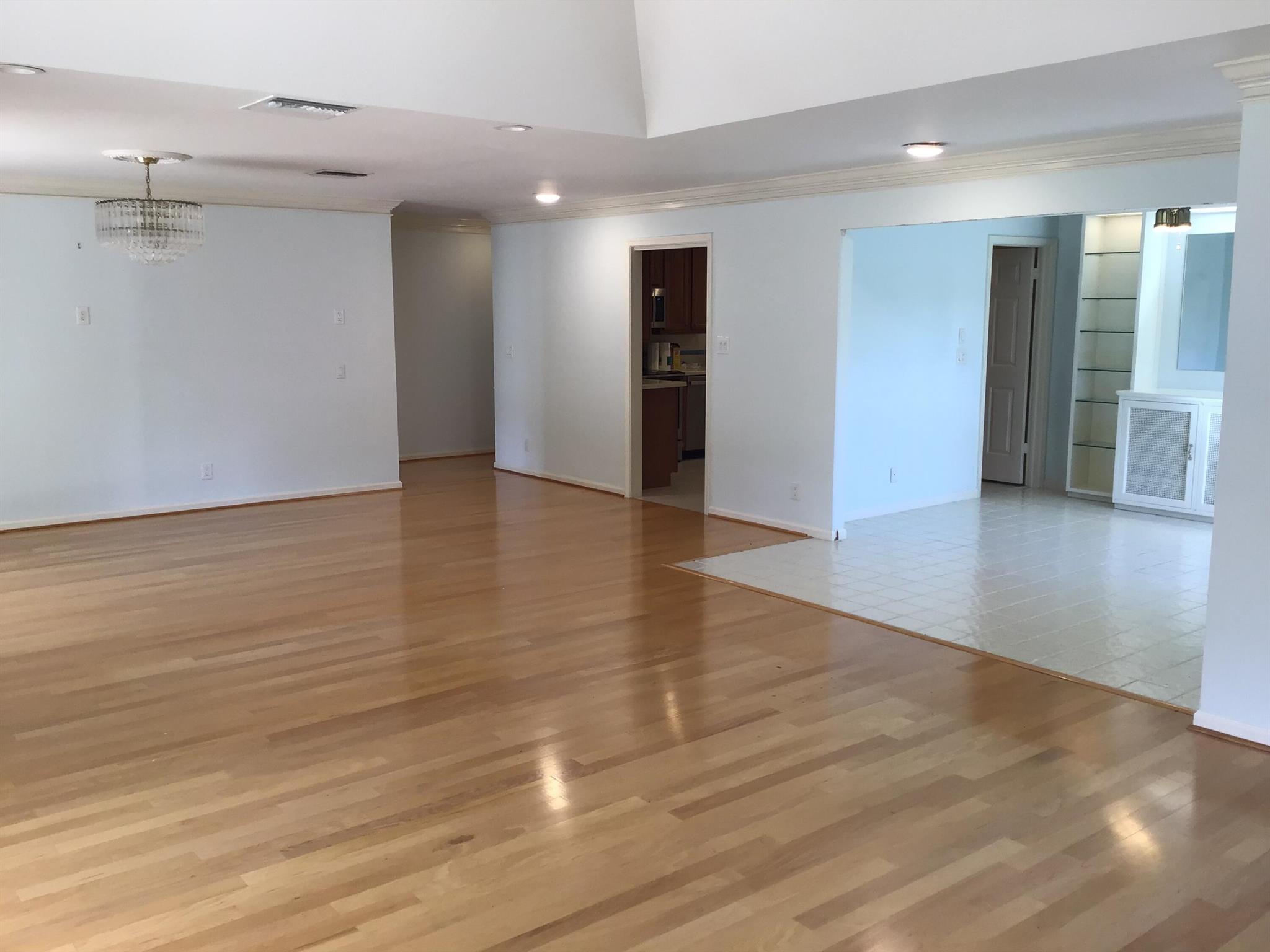 TWELVE OAKS CONDO - Residential