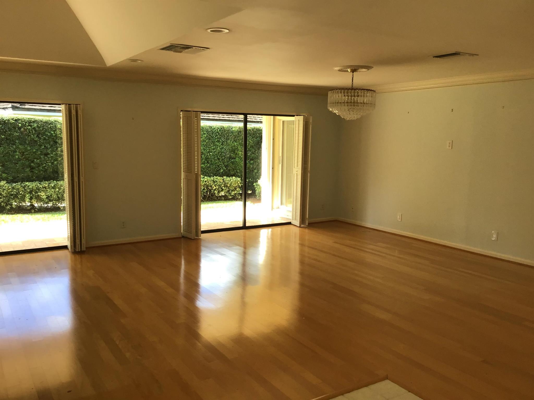 TWELVE OAKS CONDO - Residential