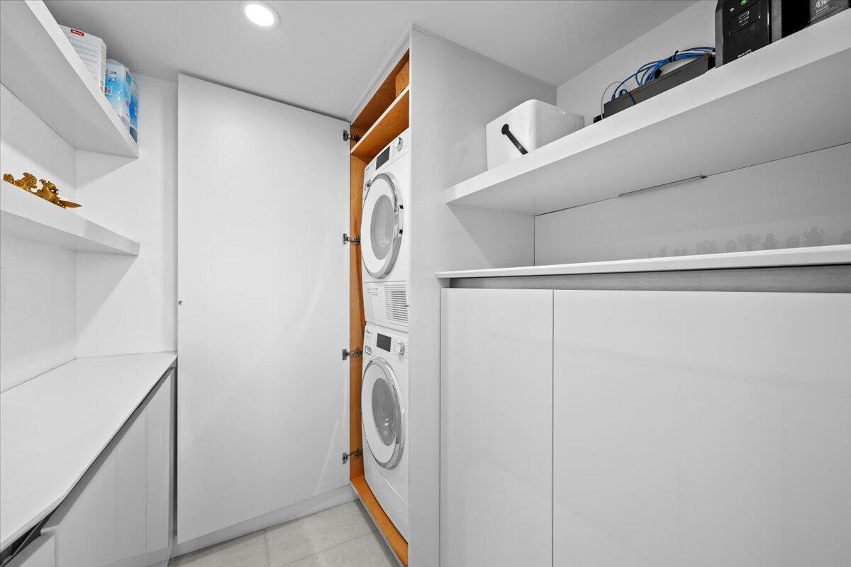 WHITEHALL CONDO - Residential