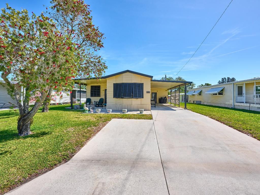 Photo of 7327 SE Swan Avenue, Hobe Sound, FL 33455 (MLS # R11074599)