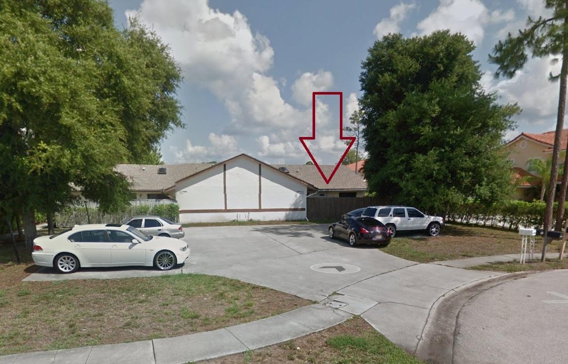 Villa with large patio that has a privacy fence. Close to publix and shopping center. Very nice location.