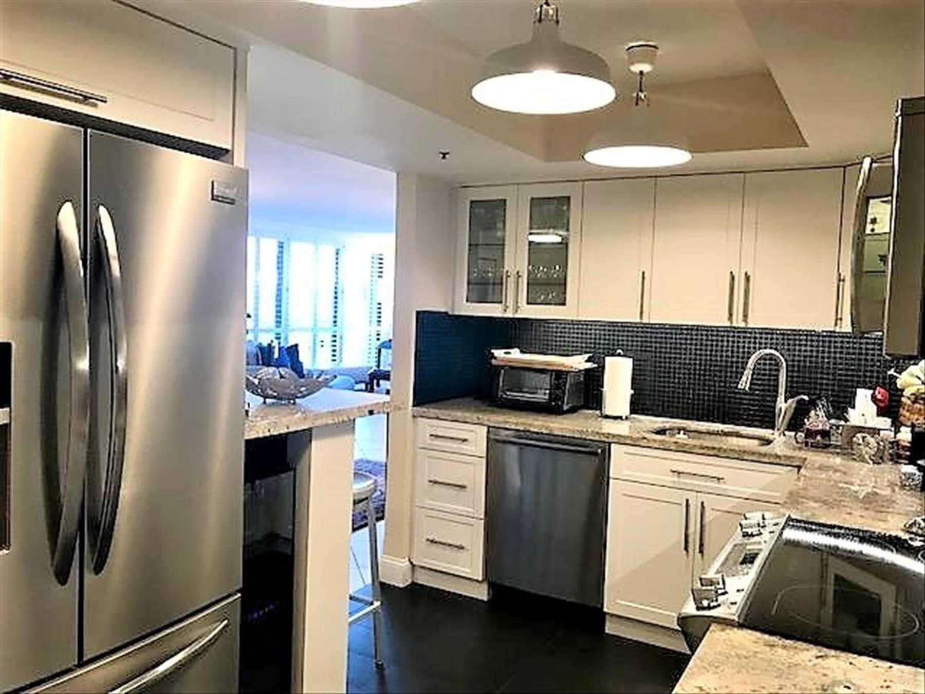 GROVE TOWERS CONDO - Residential Lease