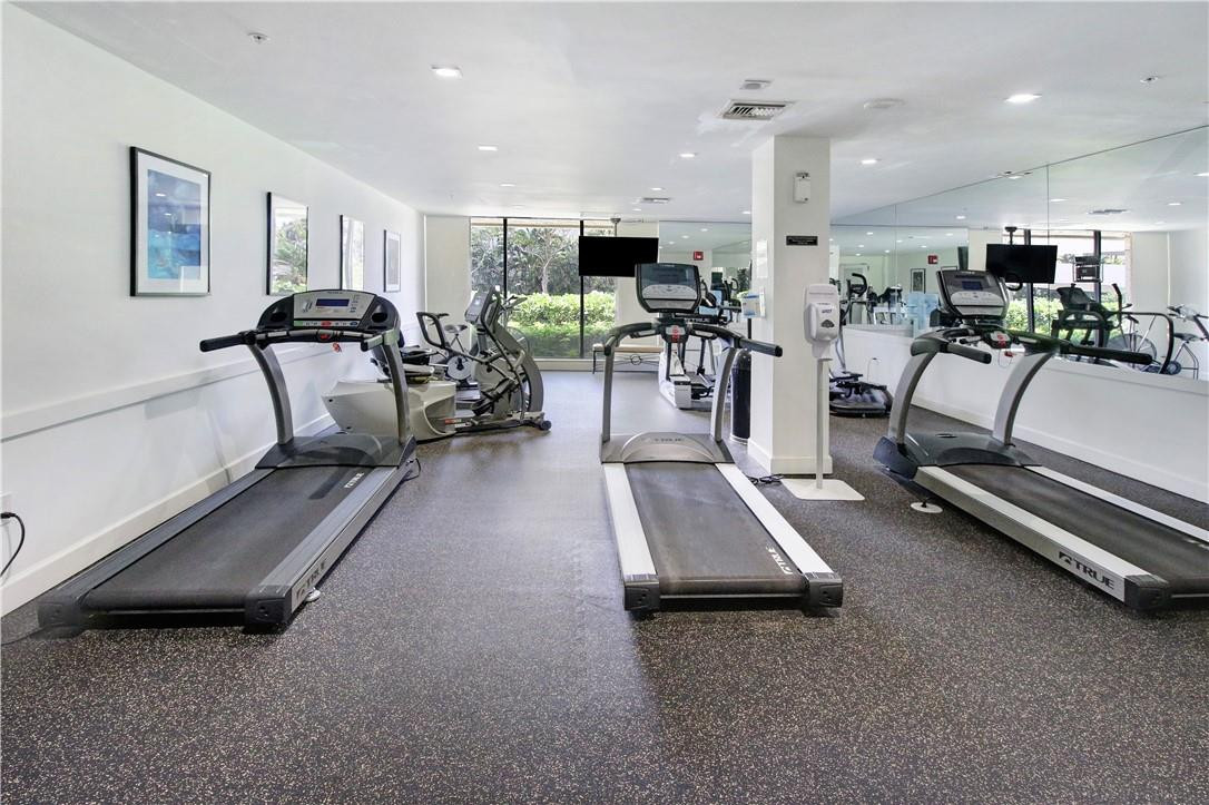 REGENCY HIGHLAND CLUB CON - Residential
