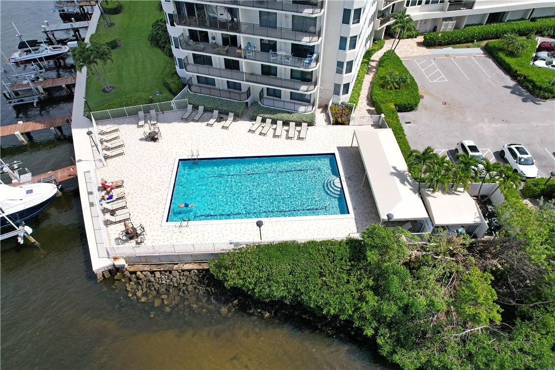 REGENCY HIGHLAND CLUB CON - Residential