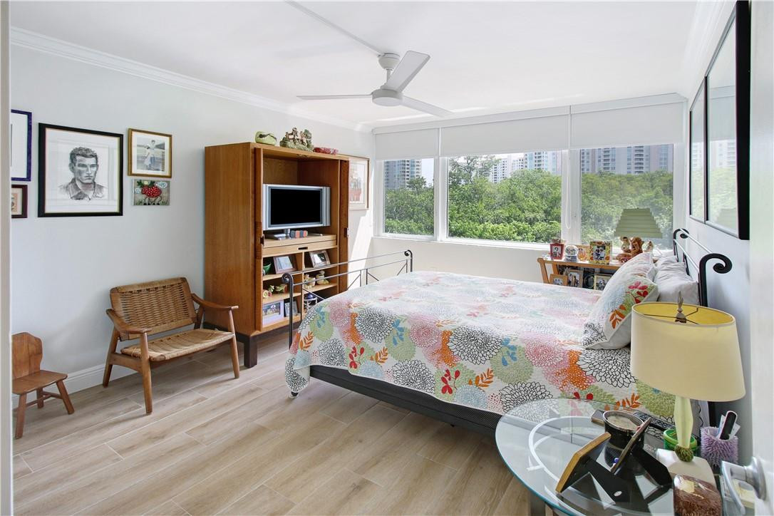 REGENCY HIGHLAND CLUB CON - Residential