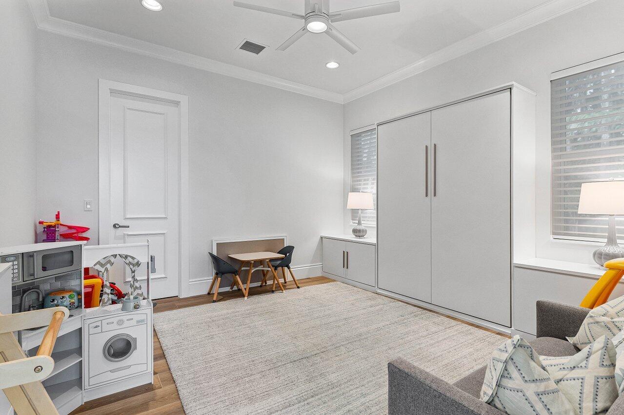 MIRASOL PARS H AND I - Residential