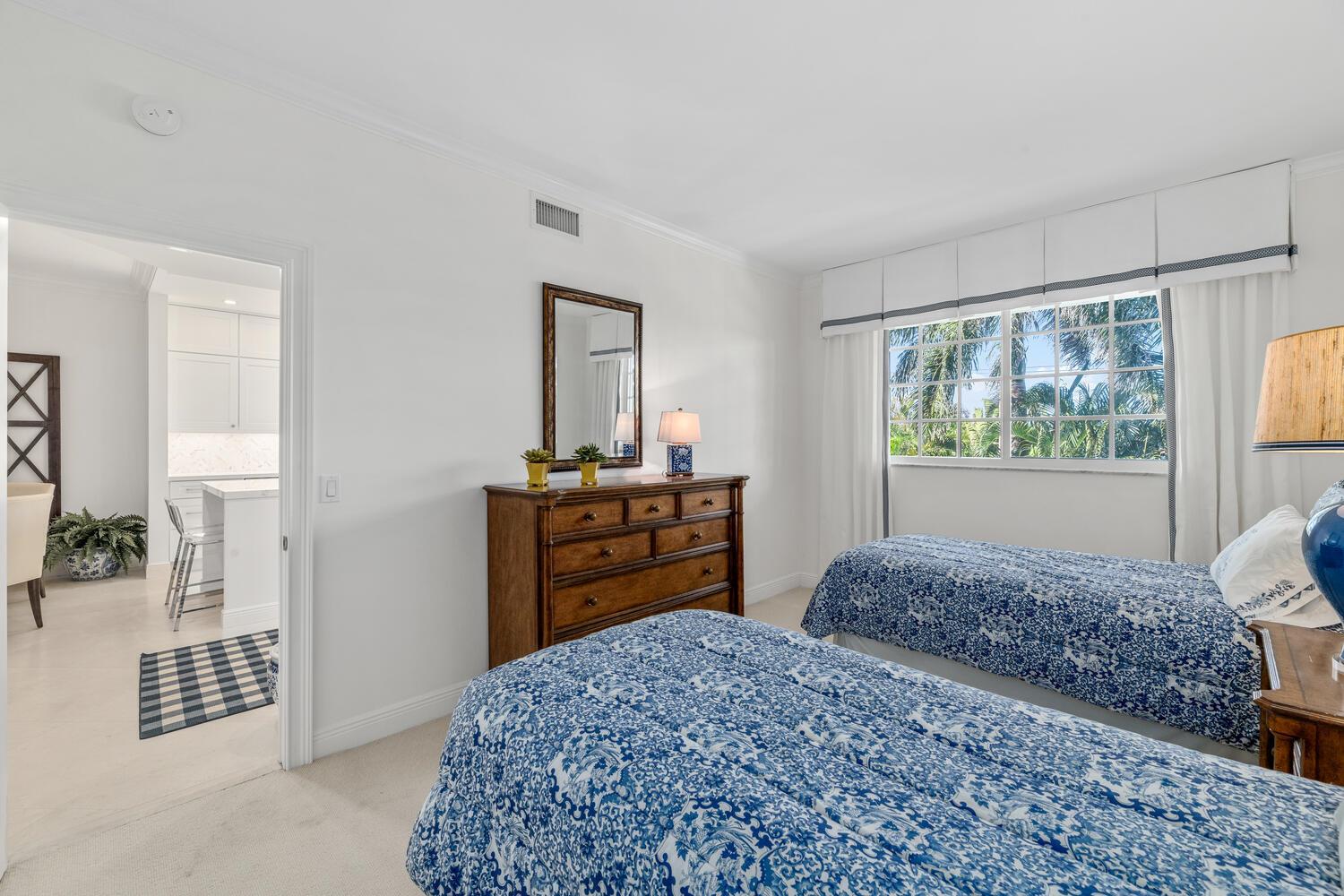 CHALET BY THE OCEAN CONDO - Residential