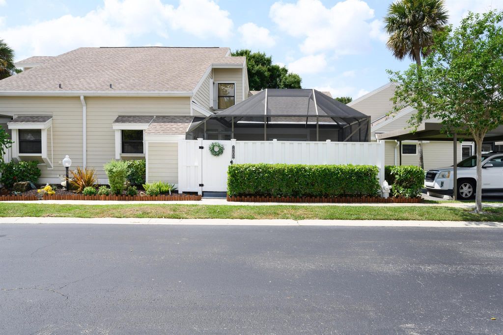Photo of 1202 Summer Winds Lane, Jupiter, FL 33458 (MLS # R11090537)