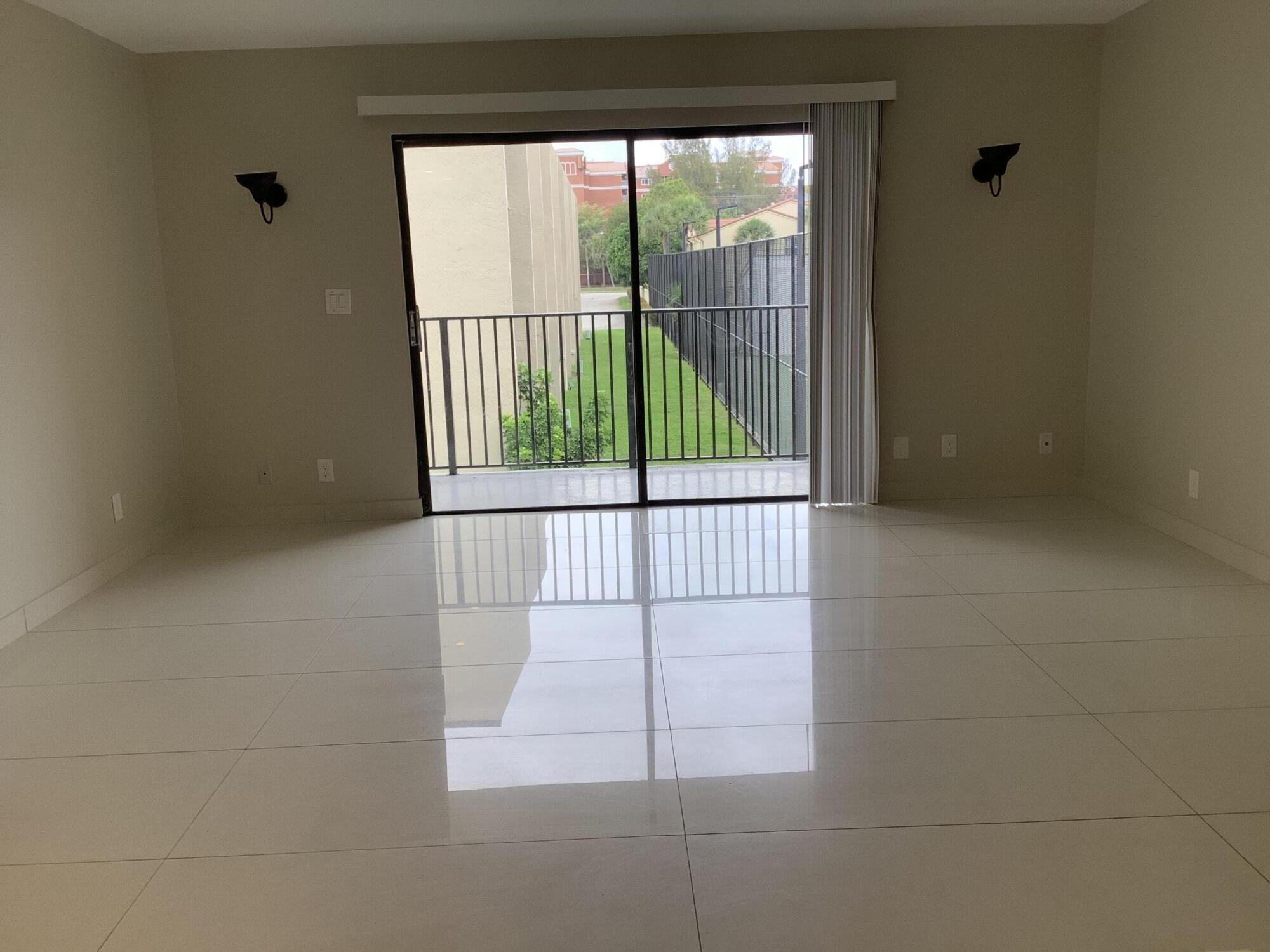 RACQUET CLUB OF DEER CREEK - Residential