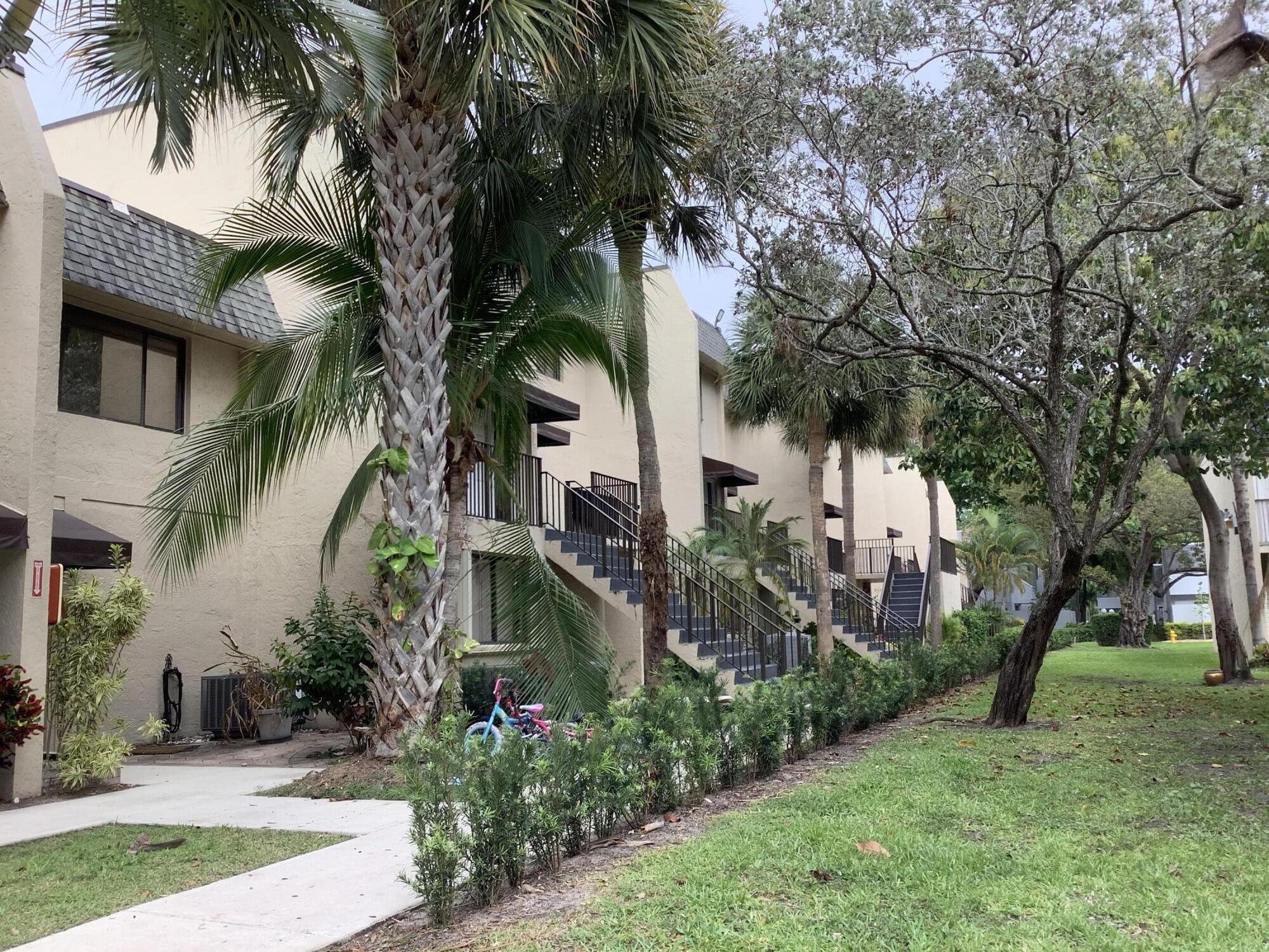 RACQUET CLUB OF DEER CREEK - Residential