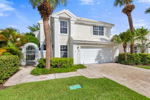 Photo of 22 Selby Lane, Palm Beach Gardens, FL 33418 (MLS # B26049682)