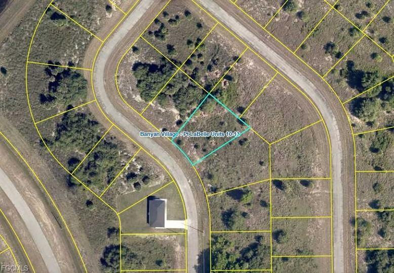 Port La Belle - Land