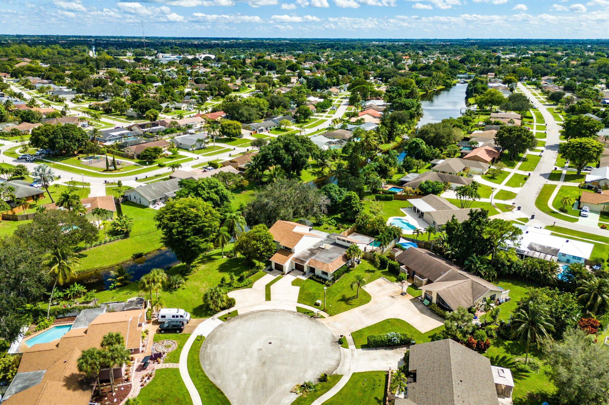 SOUTH SHORE 4 OF WELLINGT - Residential