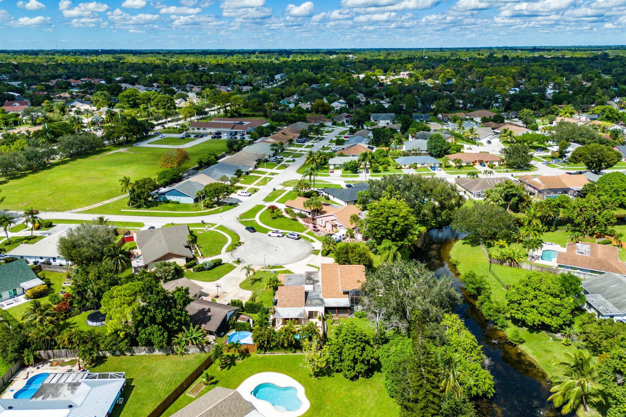 SOUTH SHORE 4 OF WELLINGT - Residential
