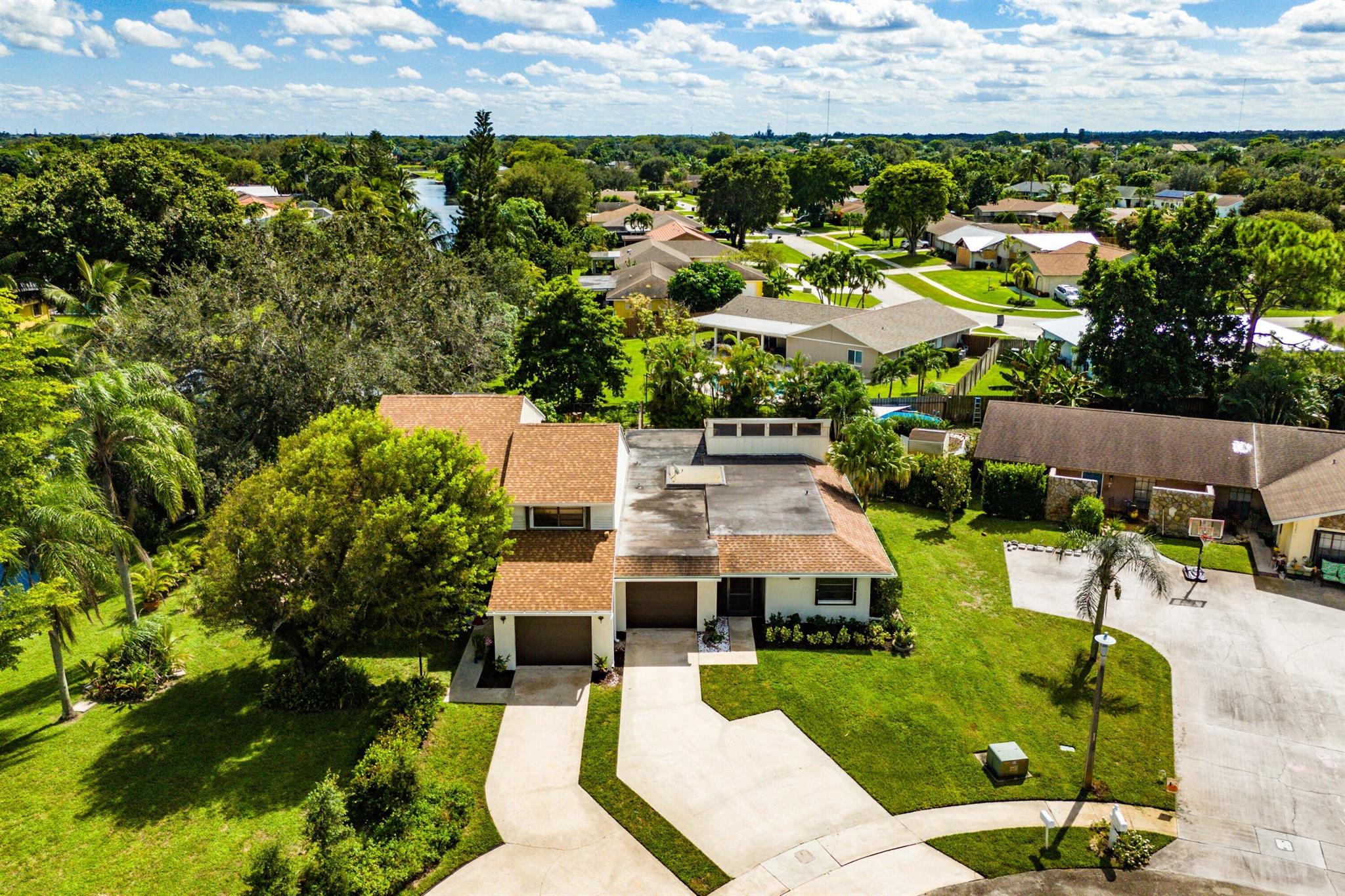 SOUTH SHORE 4 OF WELLINGT - Residential