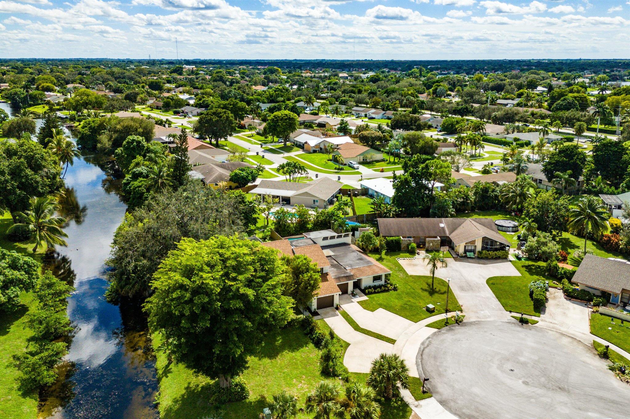 SOUTH SHORE 4 OF WELLINGT - Residential