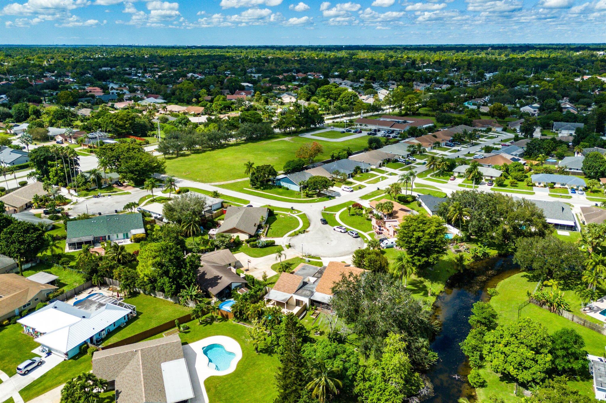 SOUTH SHORE 4 OF WELLINGT - Residential