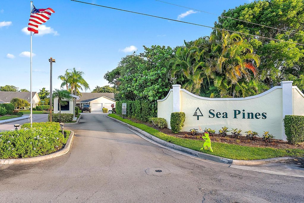 Photo of 10808 SE Sea Pines Circle, Hobe Sound, FL 33455 (MLS # R11101582)