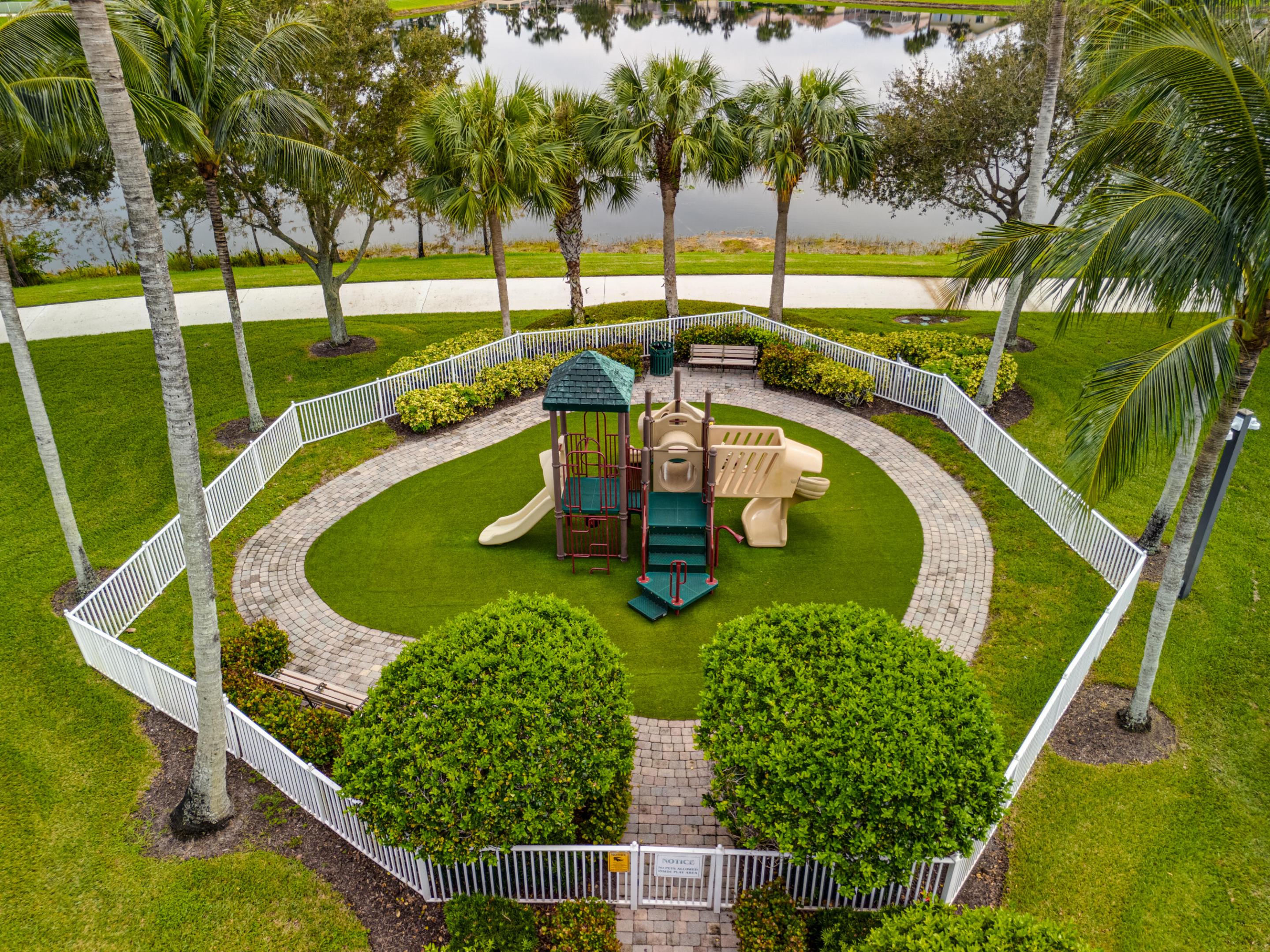 VILLAGEWALK OF WELLINGTON 05 - Residential