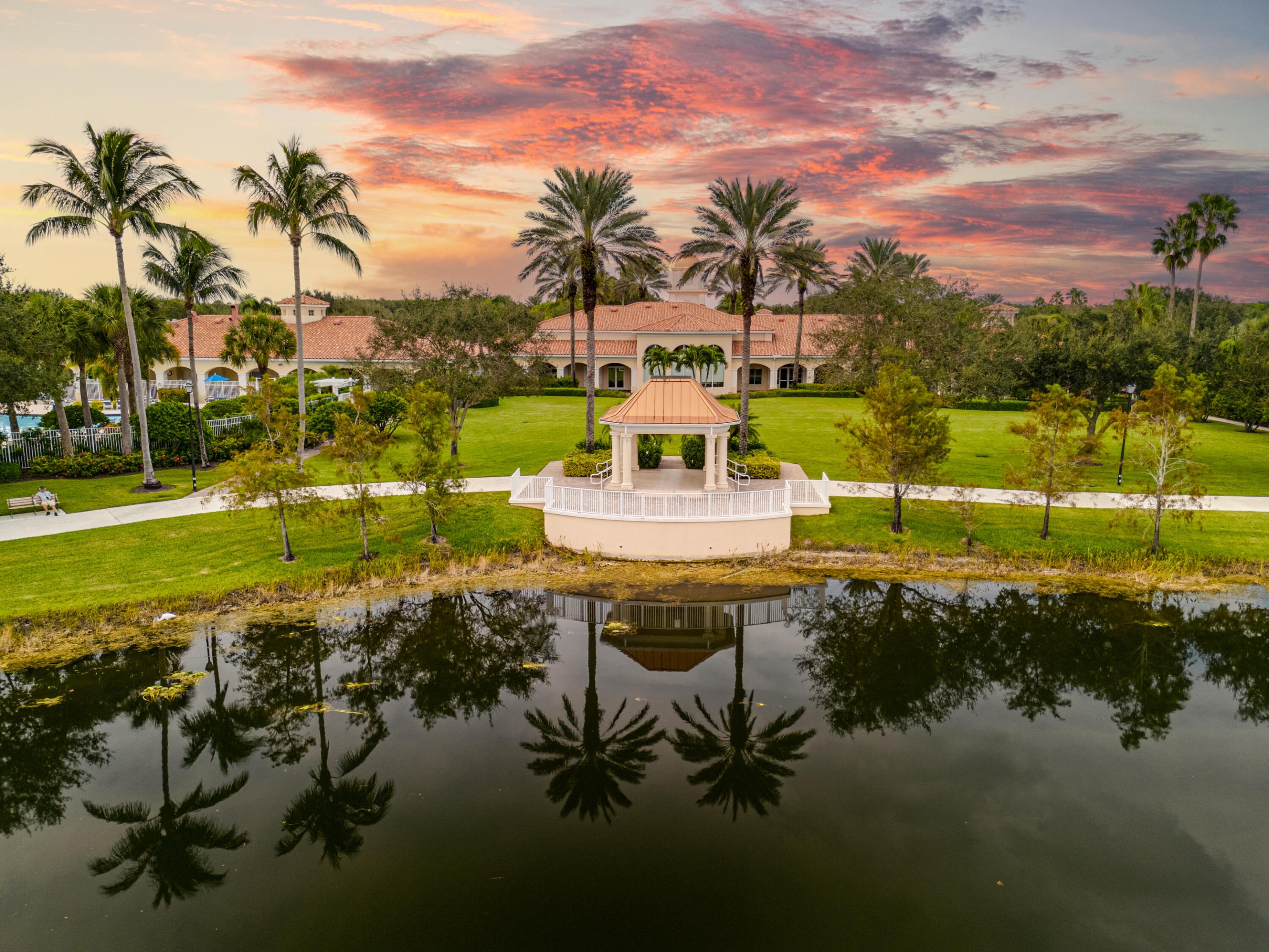 VILLAGEWALK OF WELLINGTON 05 - Residential
