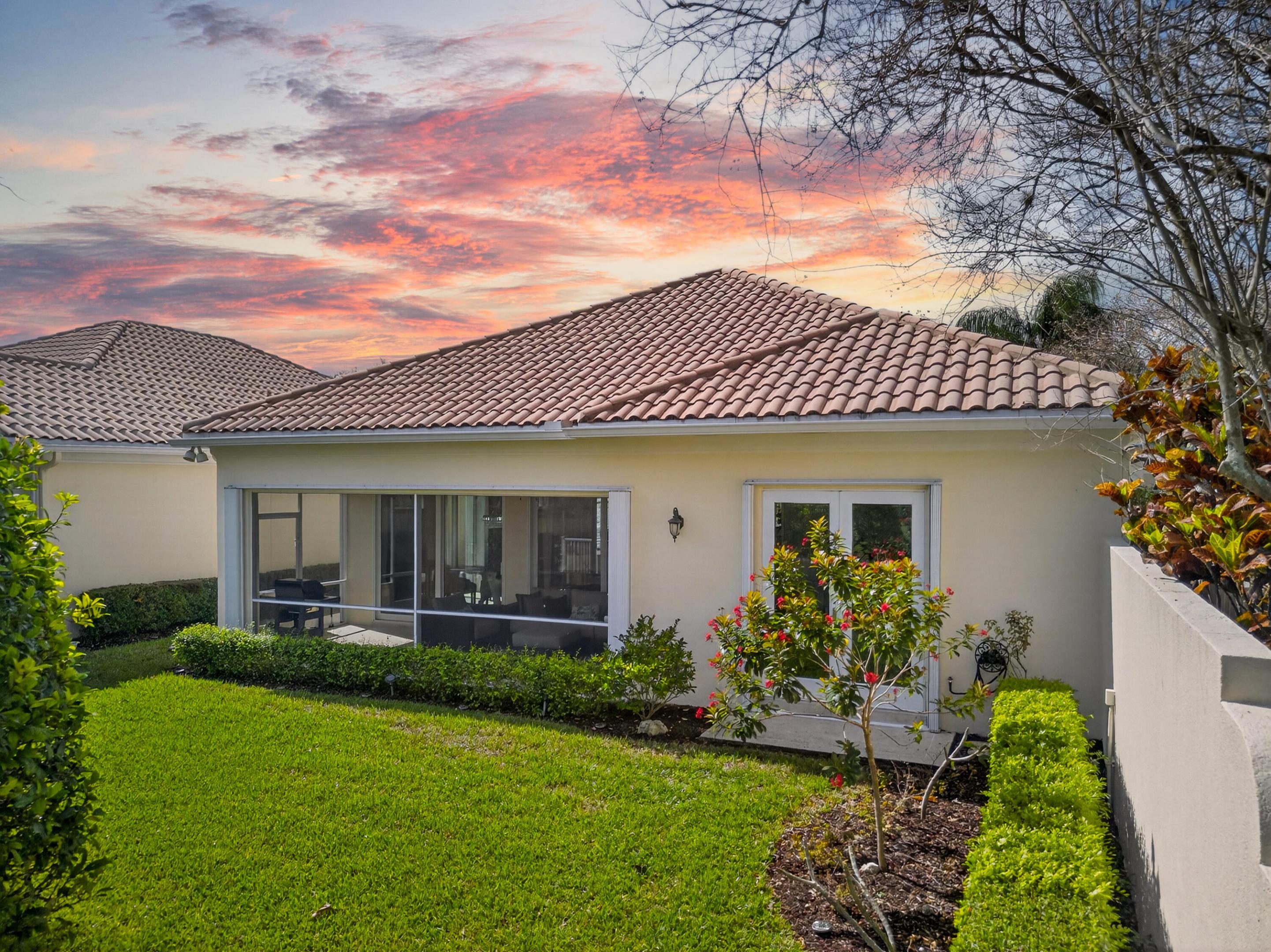 VILLAGEWALK OF WELLINGTON 05 - Residential