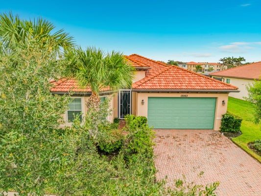 12063 SW BENNINGTON CIR, PORT SAINT LUCIE, FL 34987 - Image 44e7a6c17c6aa649e3c4effcfec022b3/3708944875