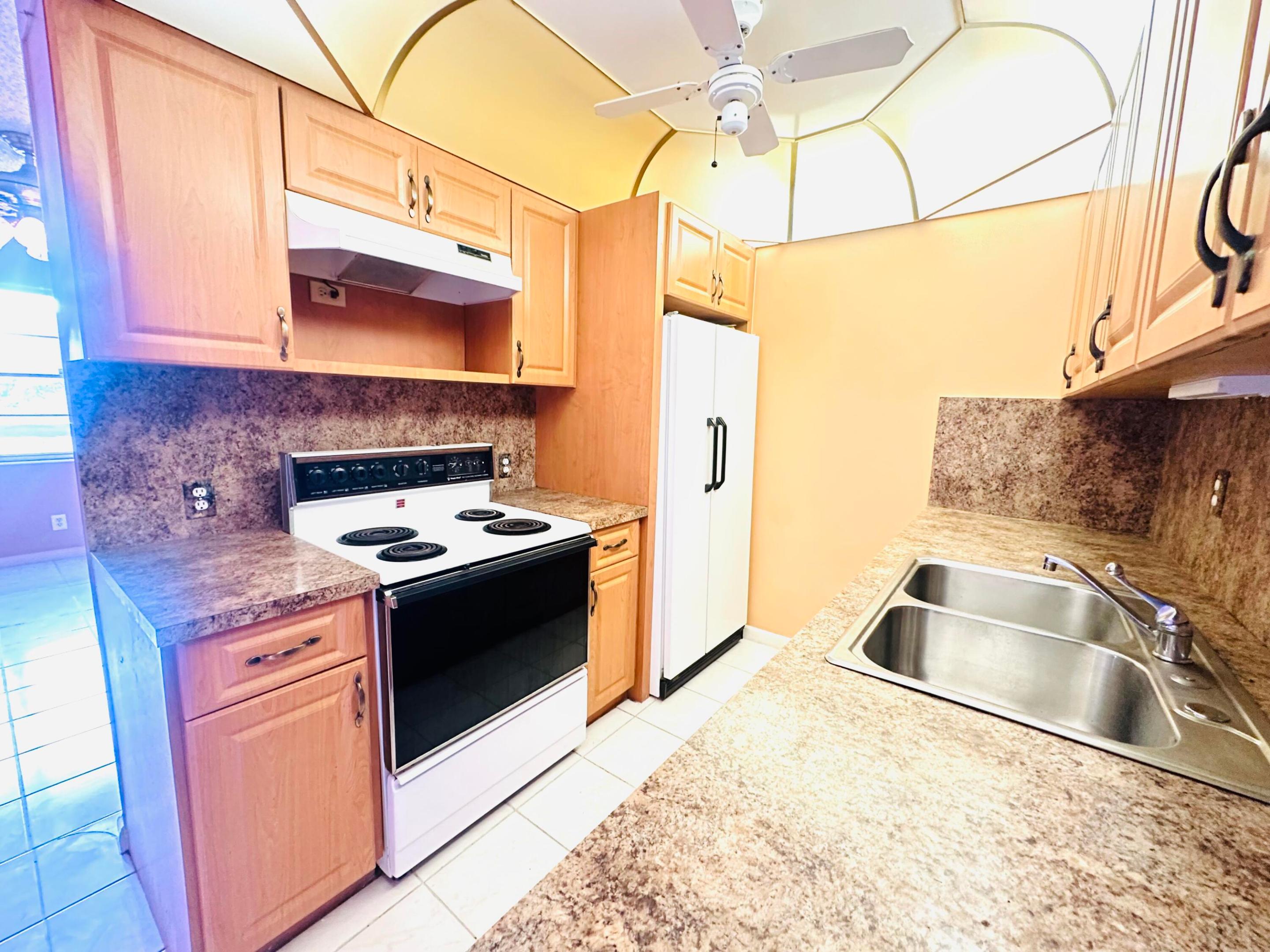 HARWOOD E CONDO - Residential