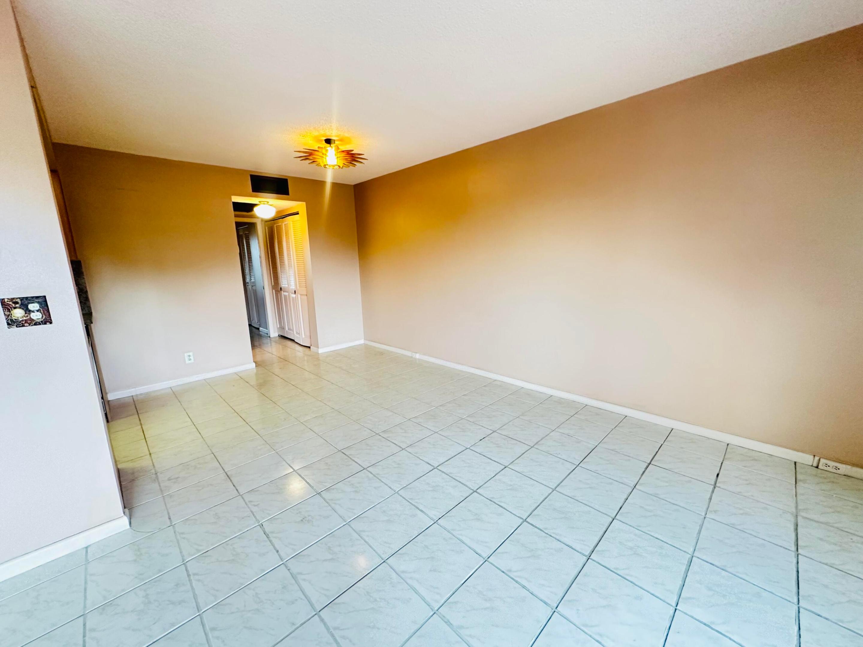 HARWOOD E CONDO - Residential