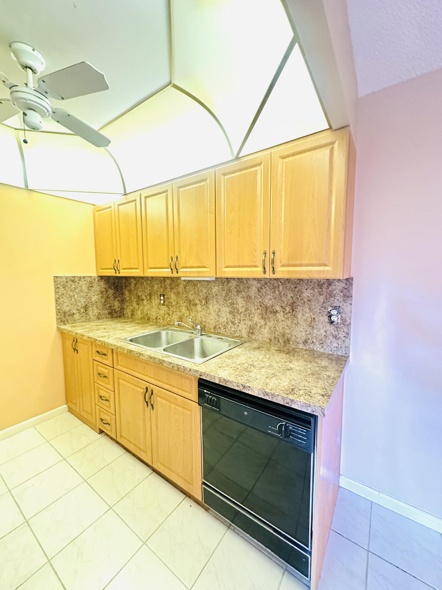 HARWOOD E CONDO - Residential