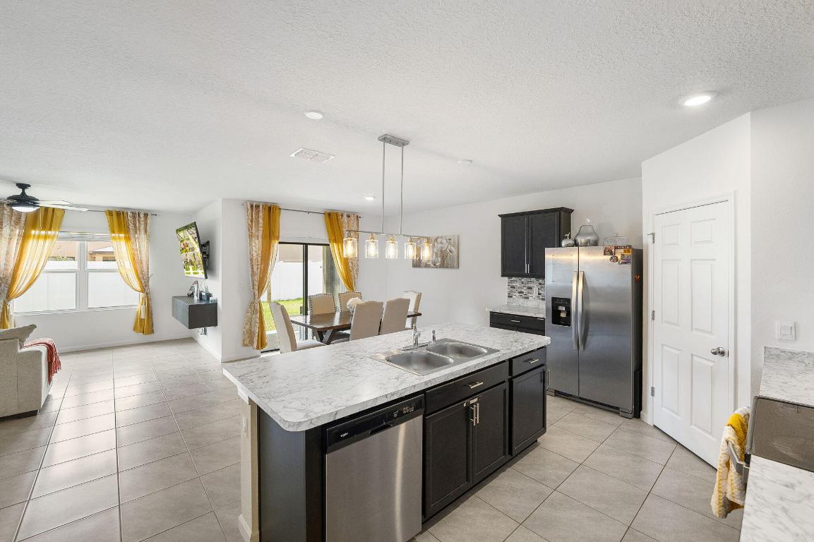 5306 Entertainment Way