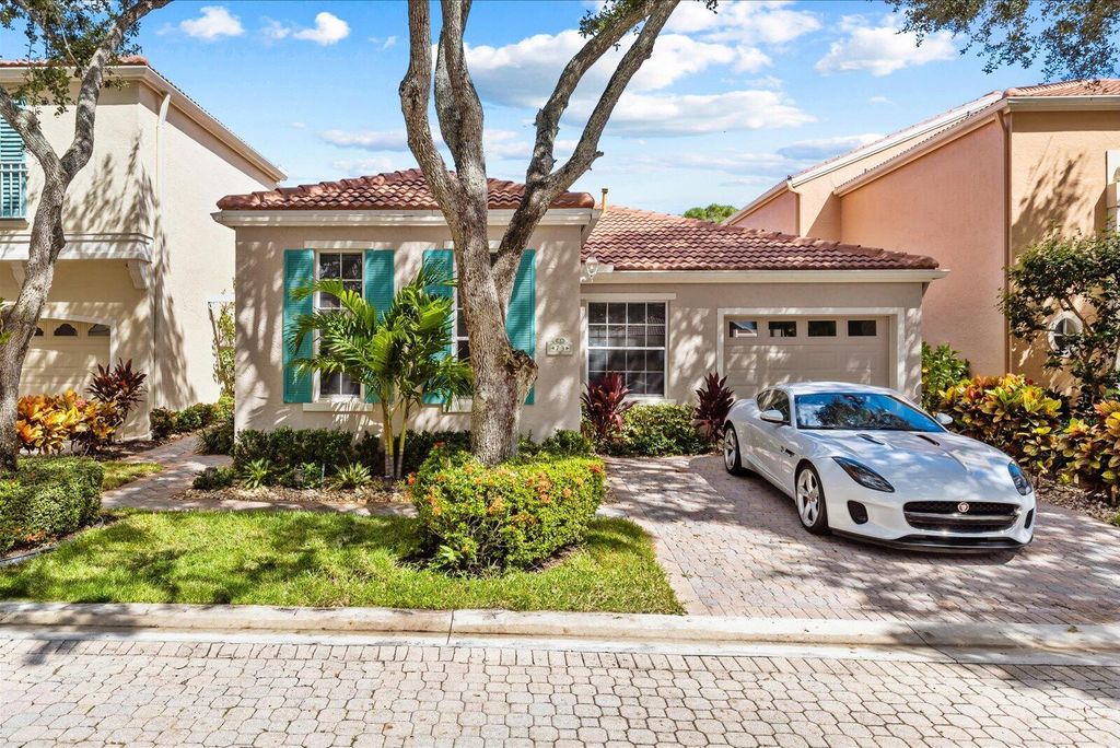 Photo of 73 Via Verona, Palm Beach Gardens, FL 33418 (MLS # R11132850)